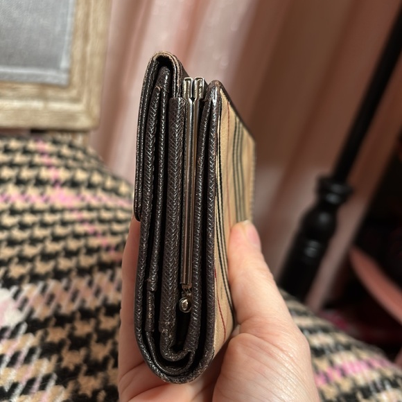 Burberry kisslock compact wallet classic print - Picture 6 of 13